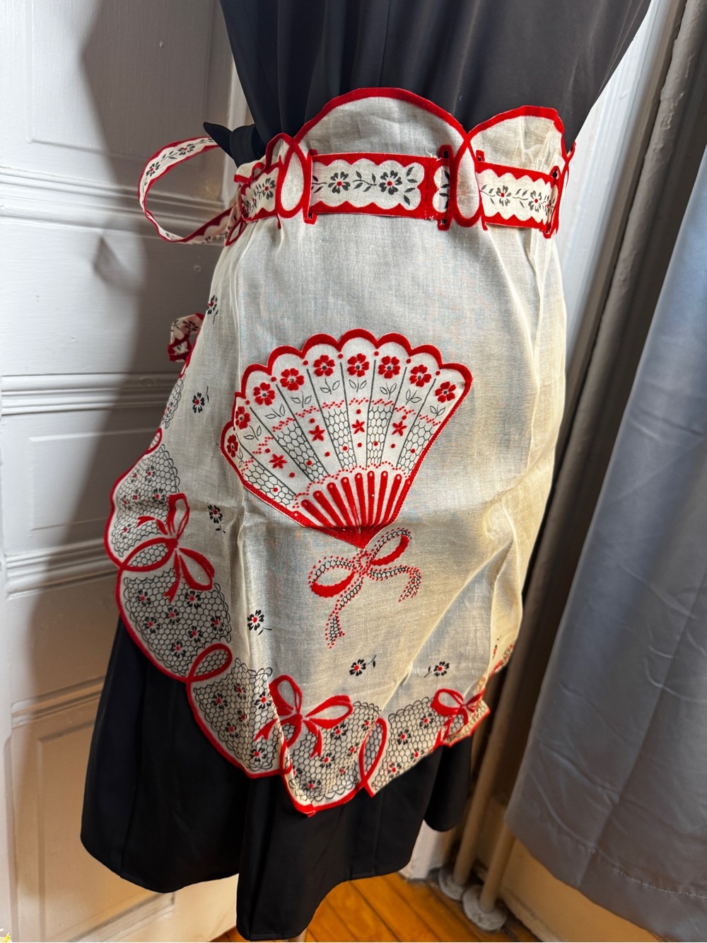 Brand New Without Tags Vintage 1959 Chiffon Hostess Apron - Picture 3 of 12